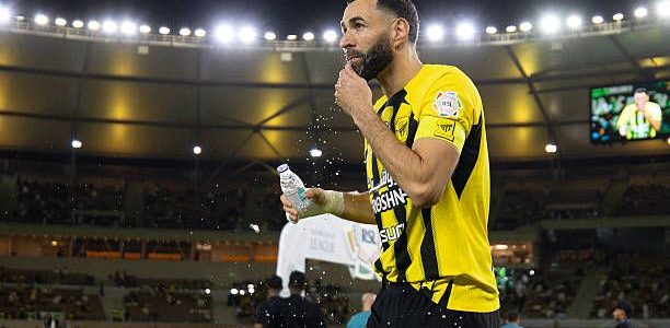 بلان يحمي بنزيما قبل موقعة التتويج