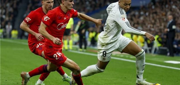 أنشيلوتي يعلن تشكيلا مختلطا لريال مدريد أمام إشبيلية